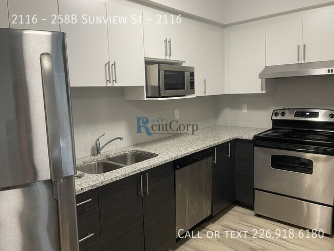 Photo du bâtiment - 258B-258B Sunview St