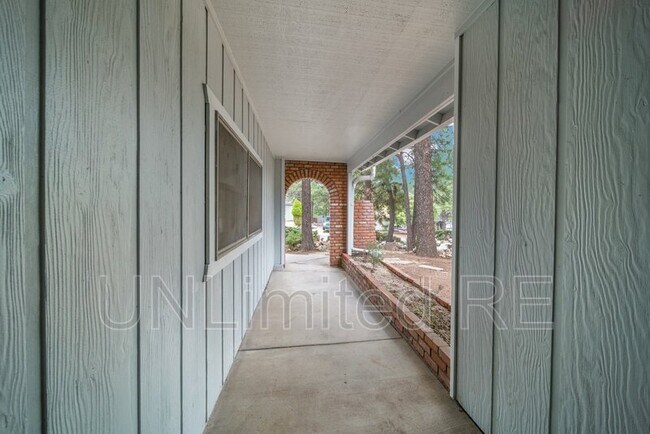 Building Photo - 3785 N Zurich St