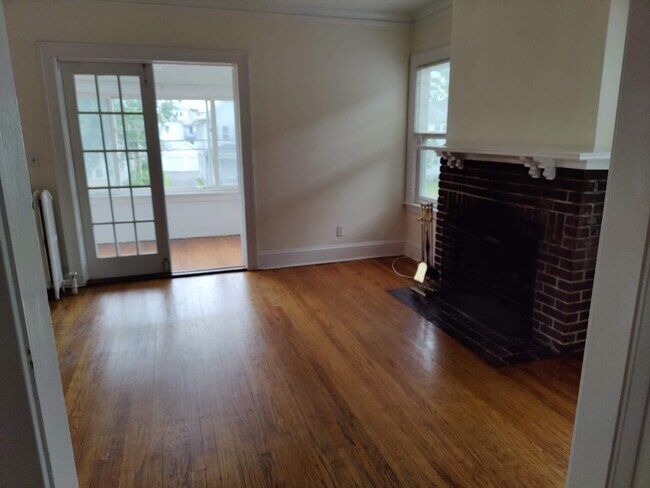 Foto del edificio - 145 Dover Rd