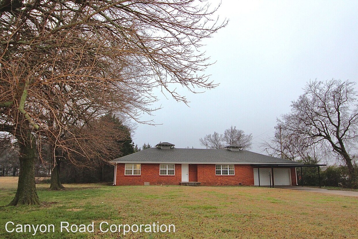 Primary Photo - 4 br, 2 bath House - 2000 Alameda