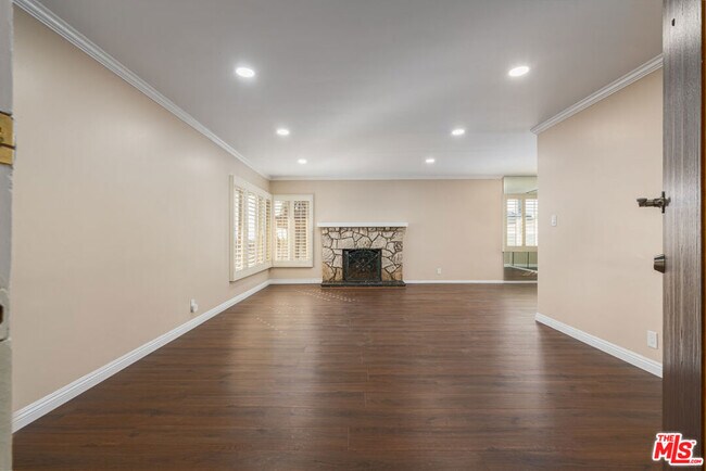 Foto del edificio - 5025 W 58th Pl