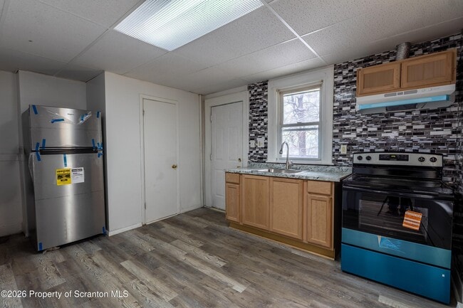 Building Photo - 921-923 Clay Ave