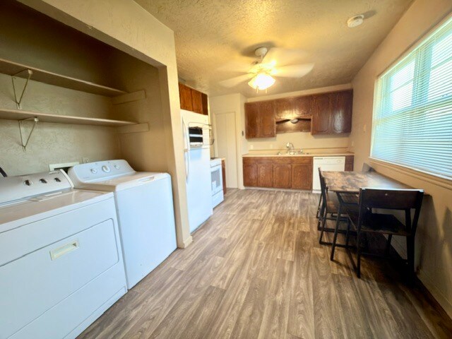 Foto del edificio - 5810 NW Oak Ave