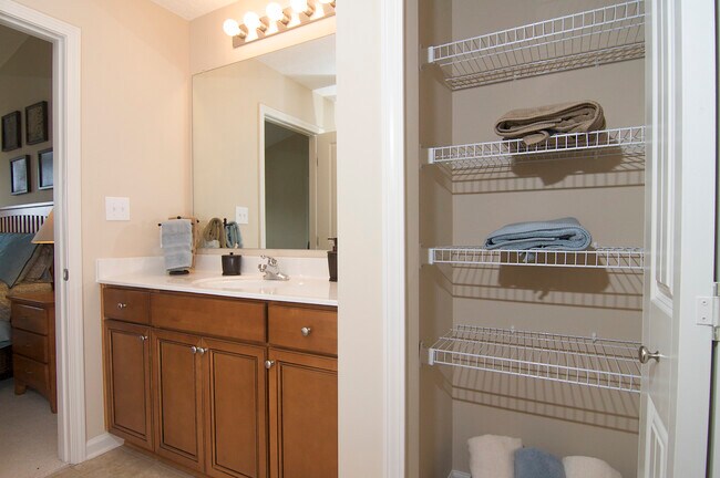 Foto del edificio - Promenade at River Landing