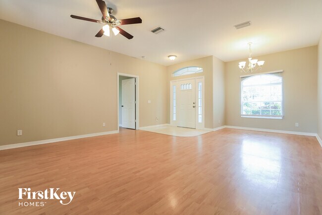 Building Photo - 2786 Trilby Ave