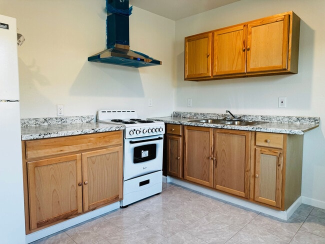 Kitchen - 2201 I Yturralde Dr