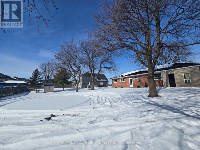 Photo du bâtiment - 8199 Twenty Rd E