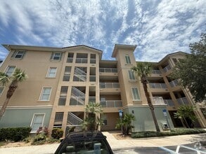 Building Photo - 800 Canopy Walk Ln
