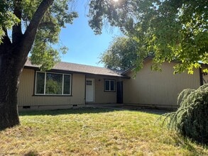 Building Photo - 2672-2676 Upper Dr