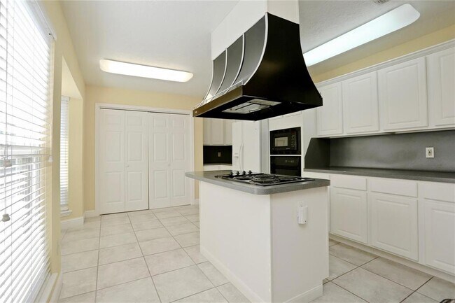 Building Photo - 14206 Stokesmount Dr