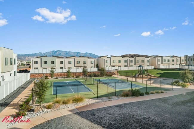 Foto del edificio - Brand New Townhome in Crimson Park! Stylis...