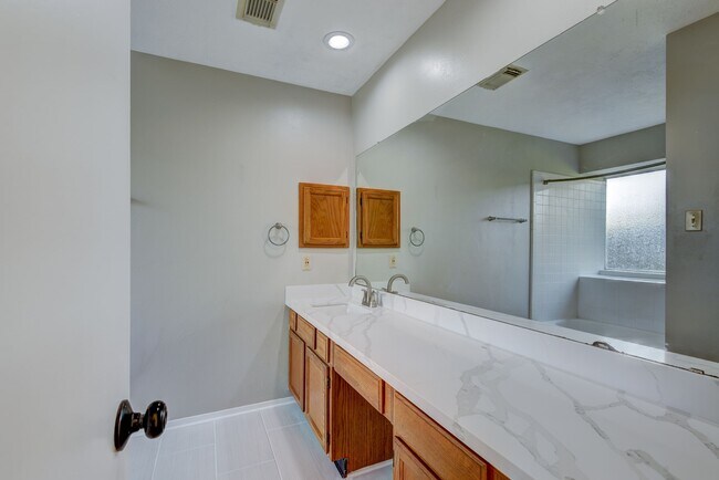 Foto del edificio - 412 Meadowpoint Dr