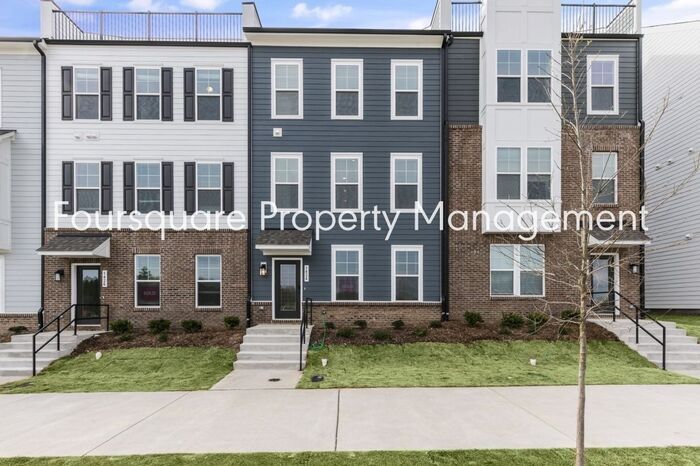 Foto principal - Town Home! | Entry Level Guest Suite With ...