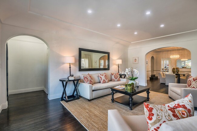 Foto del edificio - 216 S Orange Dr