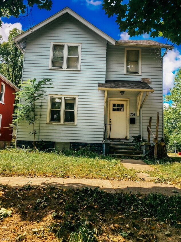 Primary Photo - 2 br, 1 bath Duplex - 702 Avon St