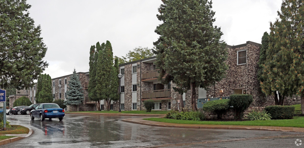 Westgate Village Apartments 30 Bradmon Dr St Catharines, ON