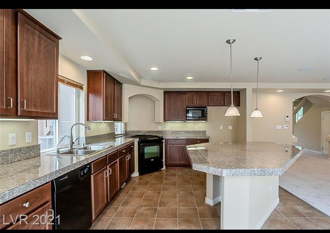 Building Photo - 6723 Flamenco Ct