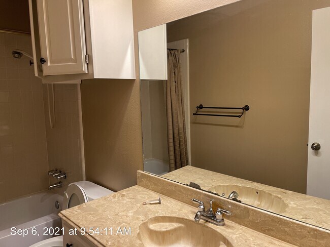 Foto del edificio - 6003 Pleasant Hill Ct