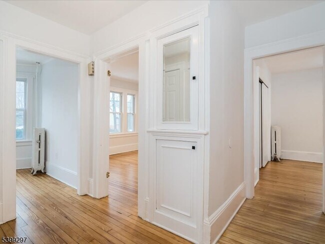 Foto del edificio - 14 Ravine Ave