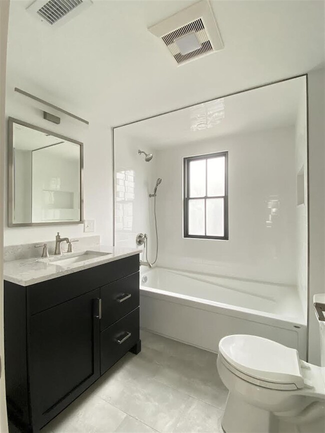 Building Photo - 33 Brimmer St
