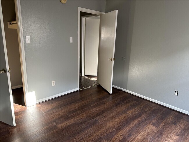 Building Photo - 1607 Bonnie Lea Ln