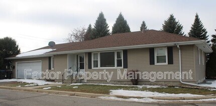 Building Photo - 144 Balcerzak Dr