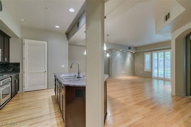 Building Photo - 56 E Serene Ave