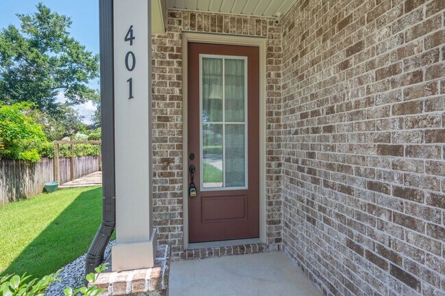 Foto del edificio - Modern 4-Bedroom Home with Designer Touches in the Heart of Niceville
