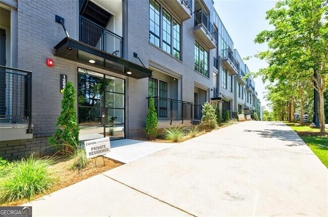 Building Photo - 1296 Longreen Ter NW