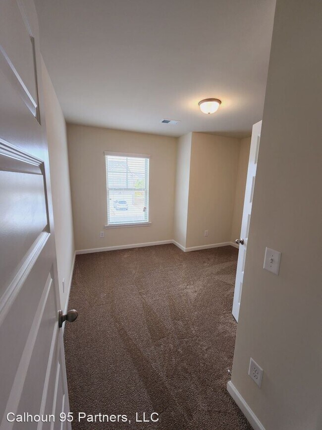 Building Photo - 4 br, 2.5 bath House - 304 Harrison Drive