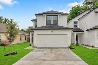Building Photo - 979 Junell St