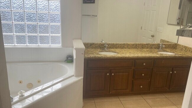 Foto del edificio - 1804 SW 65th Dr