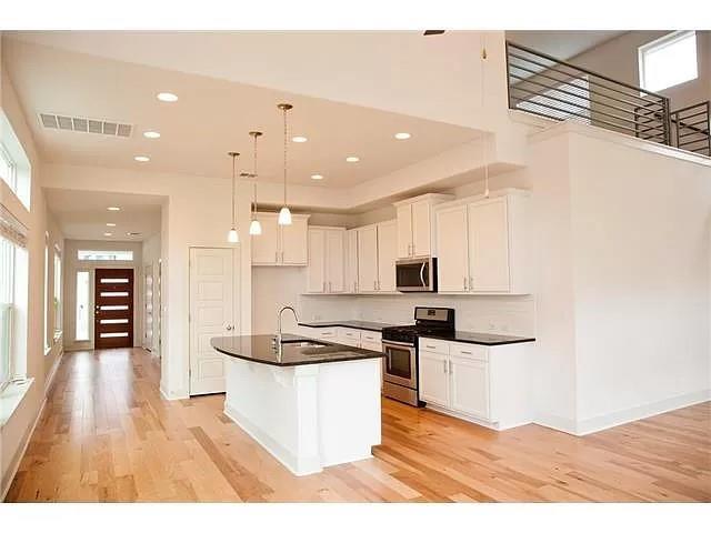 Building Photo - 7105 Mowbray St