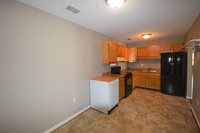 Building Photo - 1290 S Ox Rd