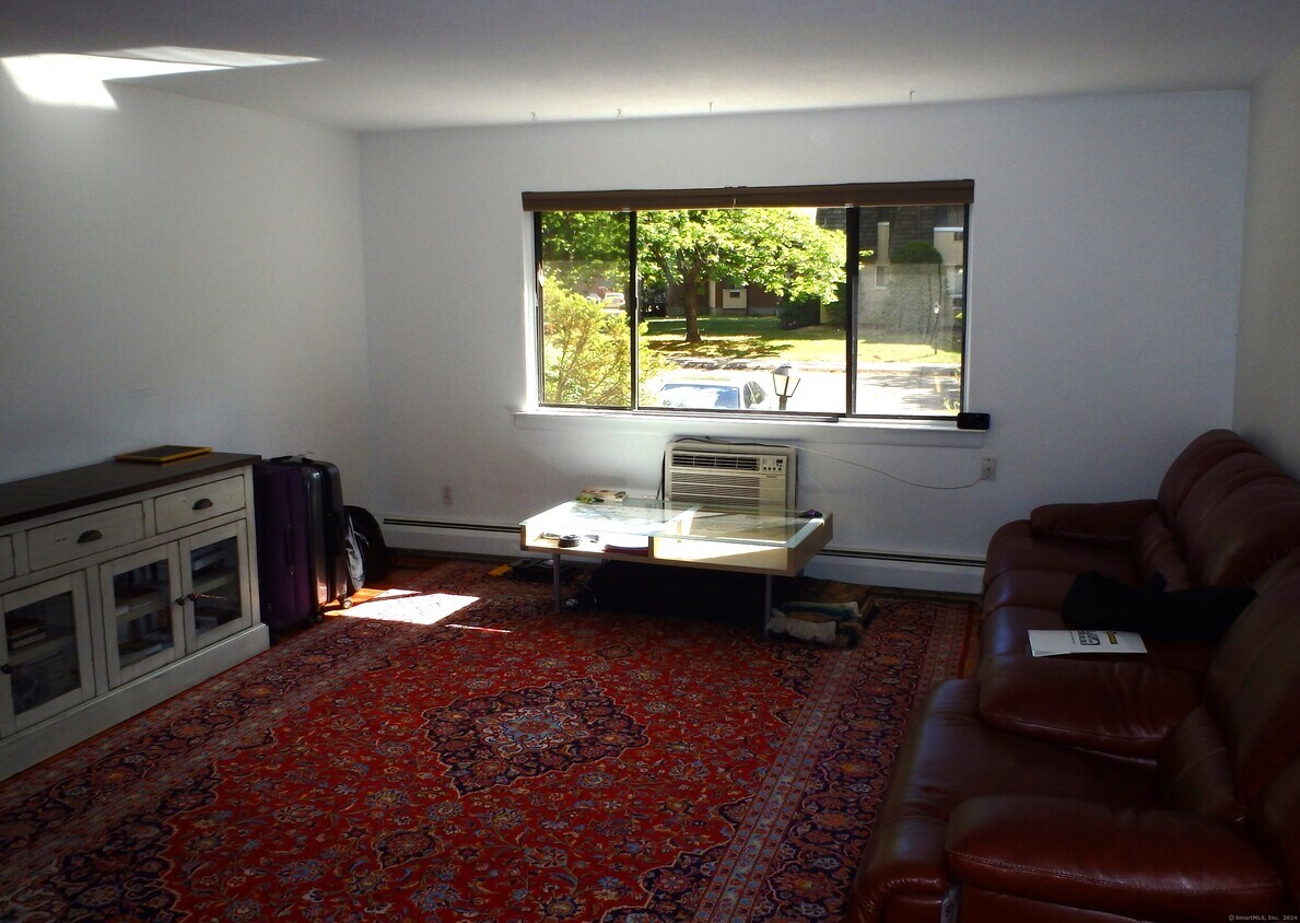 54 High Path Rd Unit 54, Windsor, CT 06095 Condo for Rent in Windsor