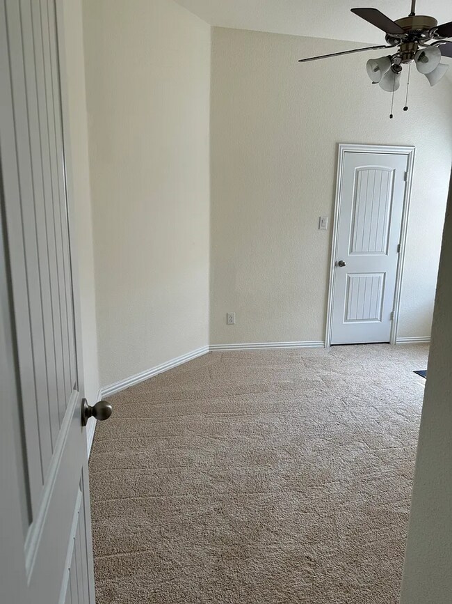 Foto del edificio - 2 story, 4 beds 3.5 baths, Front entry hom...