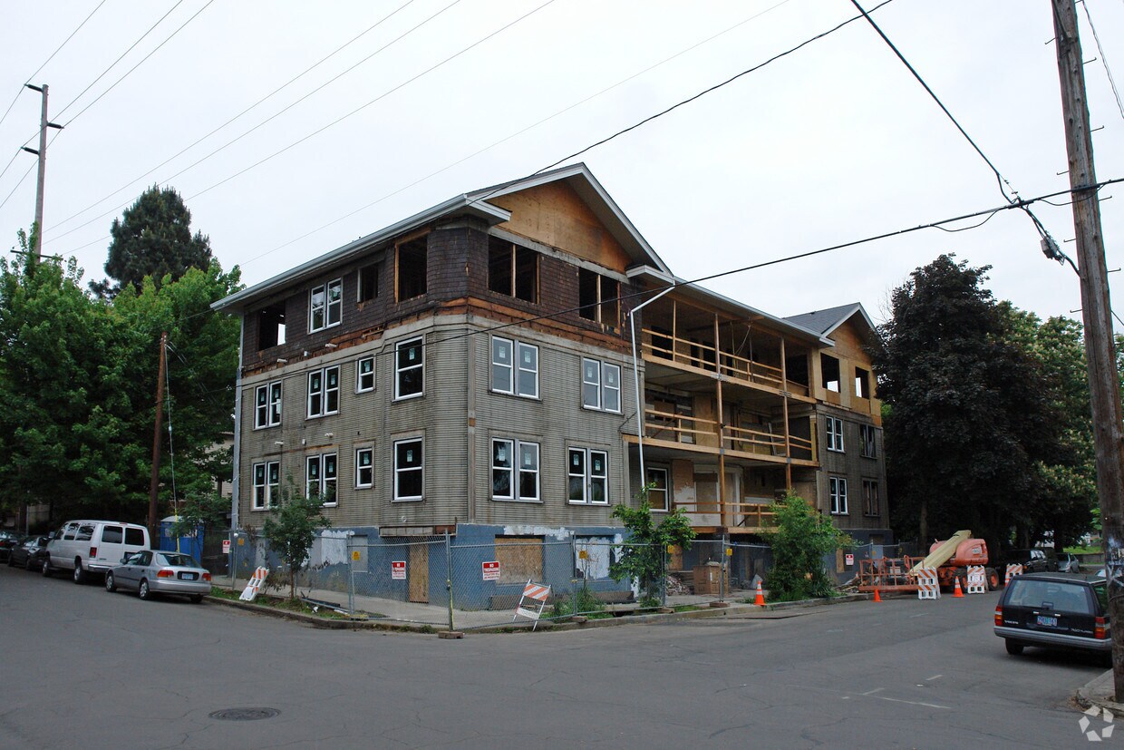 Building Photo - The Claire Apartments