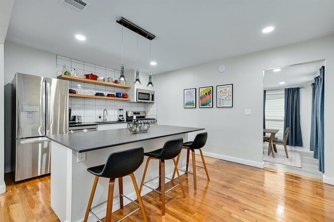 Foto del edificio - 619 Brentwood St