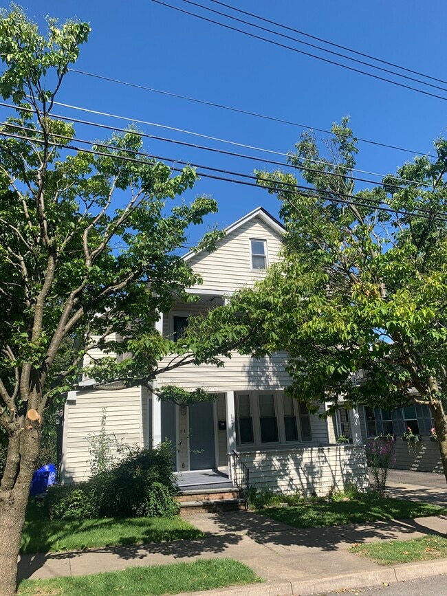 Building Photo - 121 Chapin St