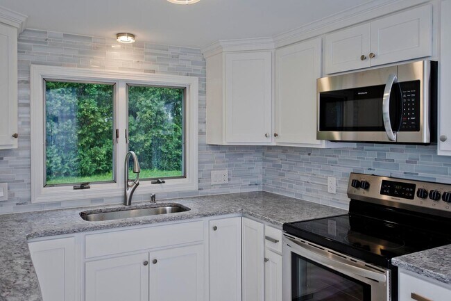 Building Photo - Luxury Single Family Home for Rent