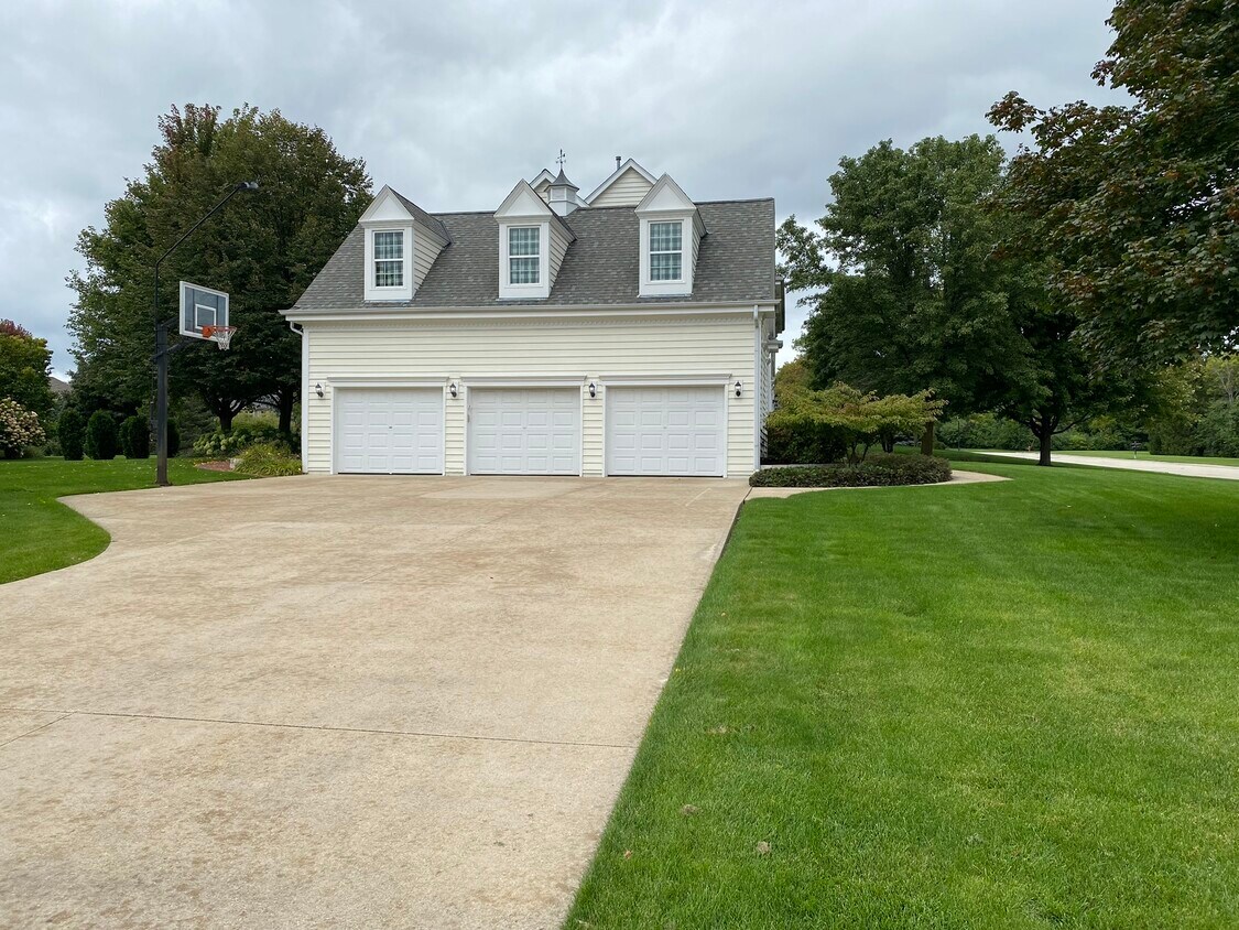 13625 W Eagle Ter, New Berlin, WI 53151 House Rental in New Berlin