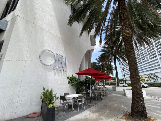 Foto del edificio - 1750 N Bayshore Dr