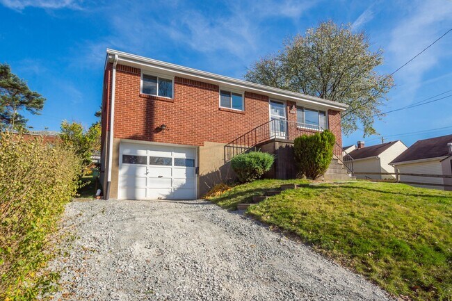 Building Photo - LEASING SPECIAL AVAILABLE! STUNNING 3 BEDR...