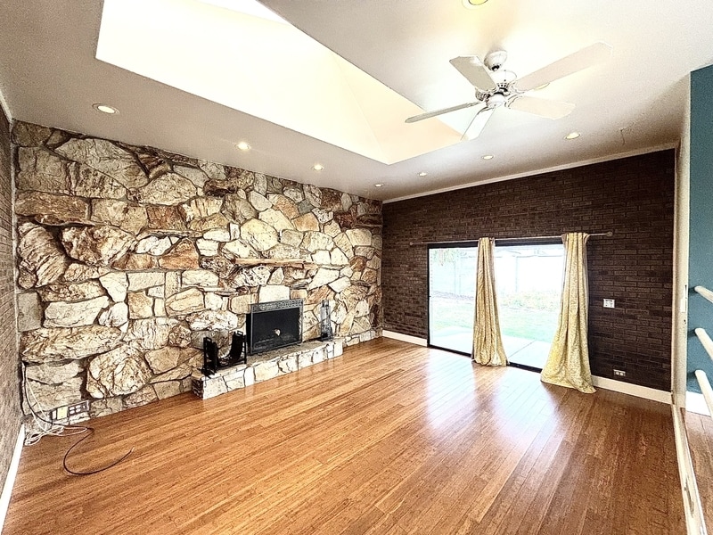 Primary Photo - 1189 E Ridgedale Ln