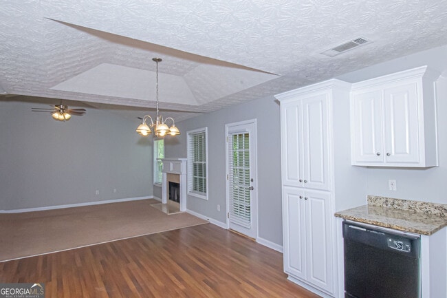 Building Photo - 65 Weldon Pl