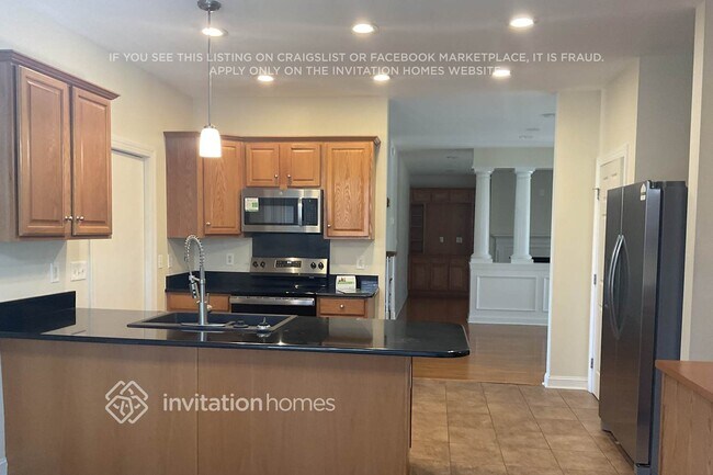 Foto del edificio - 3915 Lake Park Rd