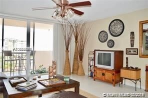 Foto del edificio - 1 br, 2 bath  - 1865 S Ocean Dr Apt 6L