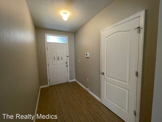 Foto del edificio - 4 br, 2 bath House - 1904 Pioneer Crest Dr