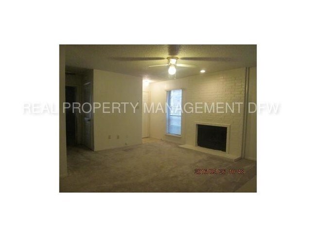 Building Photo - 2106 Rainbow Dr