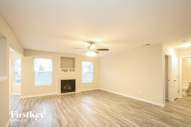 Foto del edificio - 12368 Deerview Dr